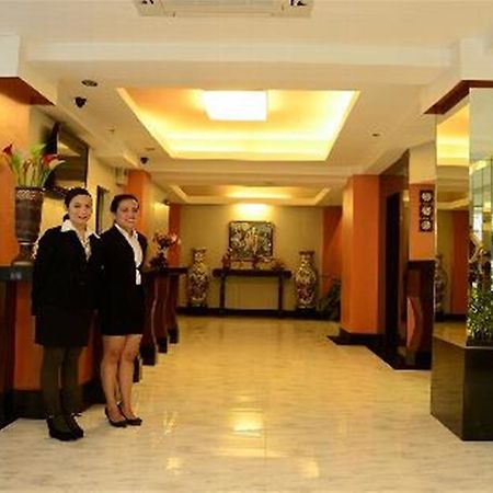 Silver Oaks Suites & Hotel Manille Extérieur photo