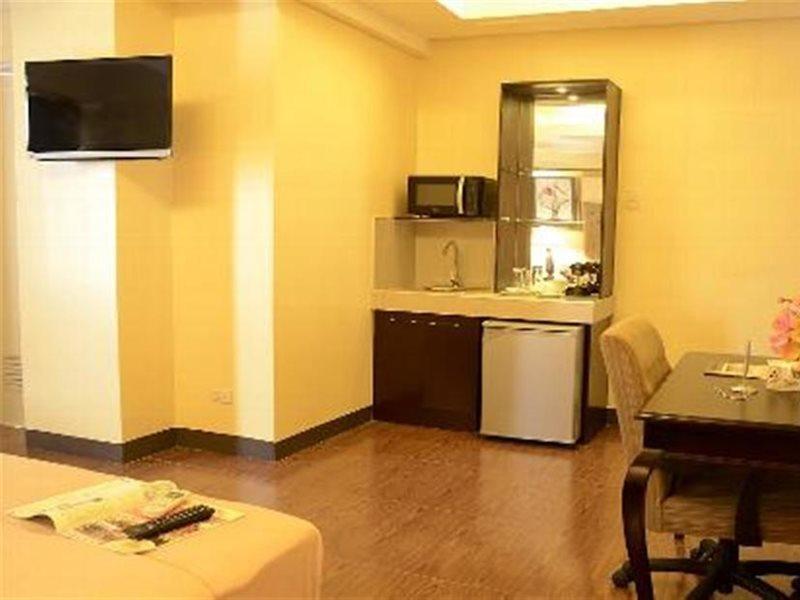 Silver Oaks Suites & Hotel Manille Extérieur photo