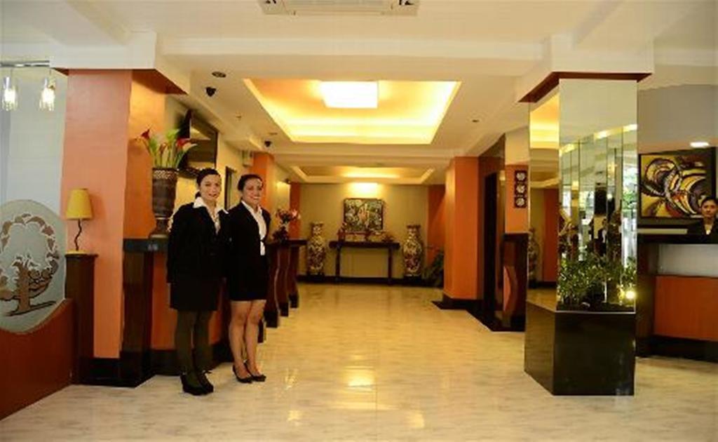 Silver Oaks Suites & Hotel Manille Extérieur photo