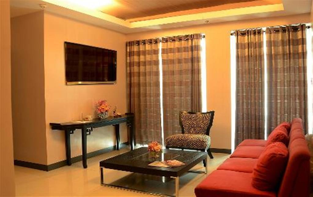 Silver Oaks Suites & Hotel Manille Extérieur photo