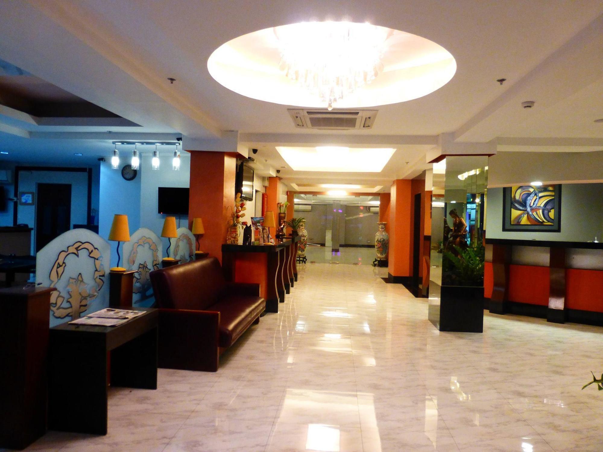Silver Oaks Suites & Hotel Manille Extérieur photo