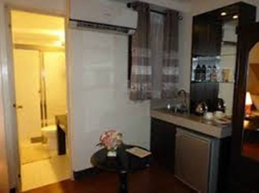Silver Oaks Suites & Hotel Manille Extérieur photo