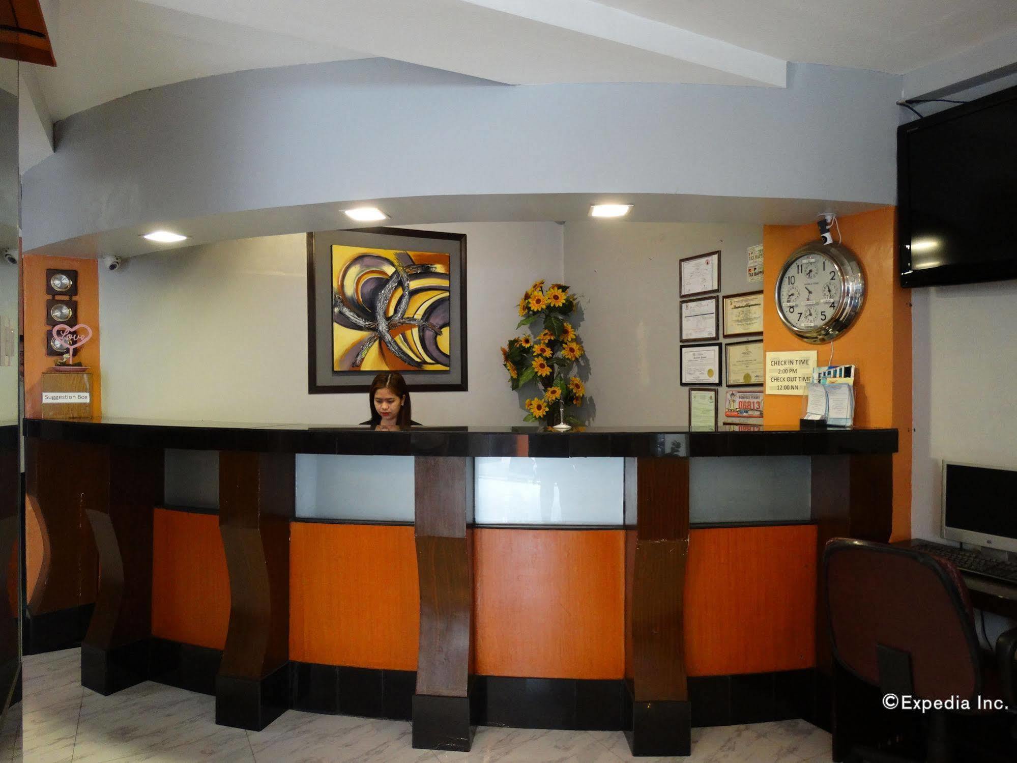 Silver Oaks Suites & Hotel Manille Extérieur photo